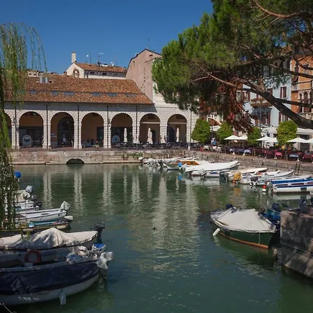 Il Nido A Lago Apartment *